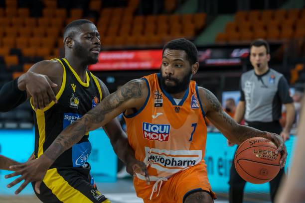 场次中的险 场次中的险